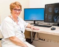  Podľa MUDr. Eleny Loumovej, primárky radiodiagnostického oddelenia, je nový MRI systém veľkým 
prínosom aj pre rádiológov, pre ktorých je veľkou výzvou a možnosť ďalšieho odborného rastu