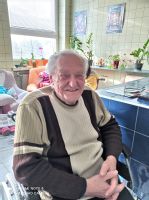 Peter B. (77 rokov): „Prajem si, aby som vládal a mohol chodiť. Dôležité je pre mňa cvičiť a tým zlepšovať
svoju chôdzu.“
