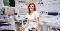 MUDr. Katarína Zogatová si ORL chirurgii vybrala, protože chtěla na operačním sále používat zajímavé nástroje, jedním z nich je i špičkový chirurgický robot