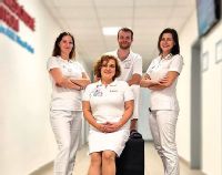 Tým Centra preventivní medicíny AGEL tvoří MUDr. Bogna Jiravská-Godula, MBA (uprostřed),
zdravotní sestra Vendula Szotkowská, DiS. (vlevo), biomedicínští inženýři Ing. Anna Kadlubcová (vpravo) a Ing. Marek Kantor