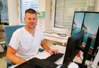 Plastický chirurg je nově k dispozici pacientům prostějovské nemocnice každou první a druhu středu v měsíci.
Poslední dvě středy v měsíci ordinuje v Nemocnici AGEL Šternberk
