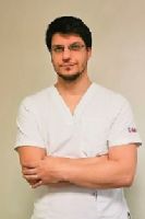MUDr. Ján Necpal, PHD., je vedúci lekár Centra
pre liečbu parkinsonizmu a extrapyramídových porúch
v Nemocnici AGEL Zvolen