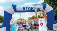 Zlatý olympionik Lukáš Krpálek dokumentuje startovní pole těsně před začátkem závodu.