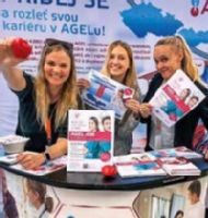 Tým personalistek na veletrhu pracovních příležitostí