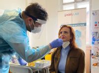 Šetrný antigenní test z přední části nosu na odběrovém místě Nemocnice AGEL Ostrava-Vítkovice