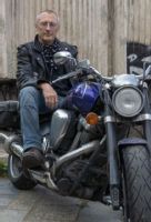 Prof. MUDr. Aleksi Šedo, DrSc., FCMA, na své oblíbené motorce