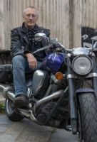 Prof. MUDr. Aleksi Šedo, DrSc., FCMA, na své oblíbené motorce