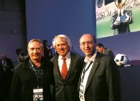 Na kongrese futbalovej medicíny s primárom MUDr. Pavlom Malovičom, PhD., MPH (vľavo) a prof. Jiřím Dvořákom (v strede),
v tom čase hlavným lekárom FIFA