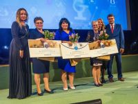 Sestra roku 2025 Iveta Kociánová (uprostřed)