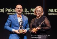 PUBLIKAČNÍ ČINNOST
ČESKÁ REPUBLIKA
MUDr. Matej Pekař, Ph.D., MBA
Nemocnice AGEL Třinec-Podlesí
Lékař Centra cévní a miniinvazivní chirurgie/PUBLIKAČNÁ ČINNOSŤ
SLOVENSKÁ REPUBLIKA
MUDr. Ján Necpál, PhD.
Nemocnica AGEL Zvolen
Vedúci lekár Centra pre liečbu parkinsonizmu
a extrapyramídových porúch