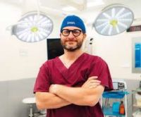 Doc. MUDr. Erik Dosedla, PhD., MBA, prednosta
Gynekologicko-pôrodníckej kliniky LF UPJŠ,
medicínsky riaditeľ pre chirurgické odbory Fakultnej
nemocnice AGEL Košice-Šaca