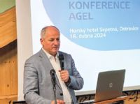 Předseda Vědecké rady AGEL prof. MUDr. Roman Prymula, CSc., Ph.D., zdůraznil význam mezioborové spolupráce
a multioborového přístupu ve vědě